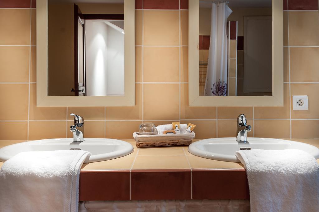 Le Clos Des Canebiers Bed and Breakfast Grasse Pokój zdjęcie